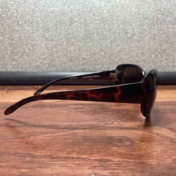 Daisy Fuentes S03249RDF206KHL Sunglasses - Picture 2 of 5